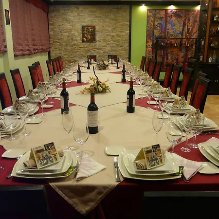 Отель - Restaurante Asador Tio Manolo Нойя