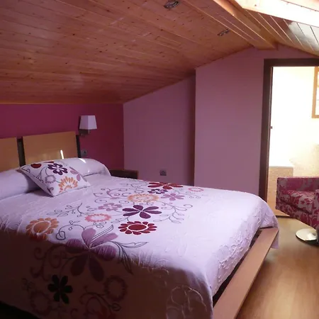 - Restaurante Asador Tio Manolo 2* Нойя