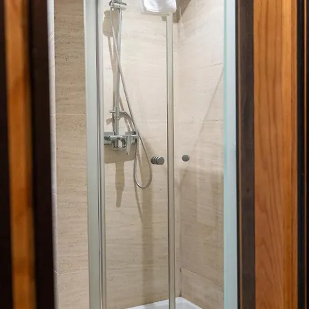 - Restaurante Asador Tio Manolo 2* Нойя